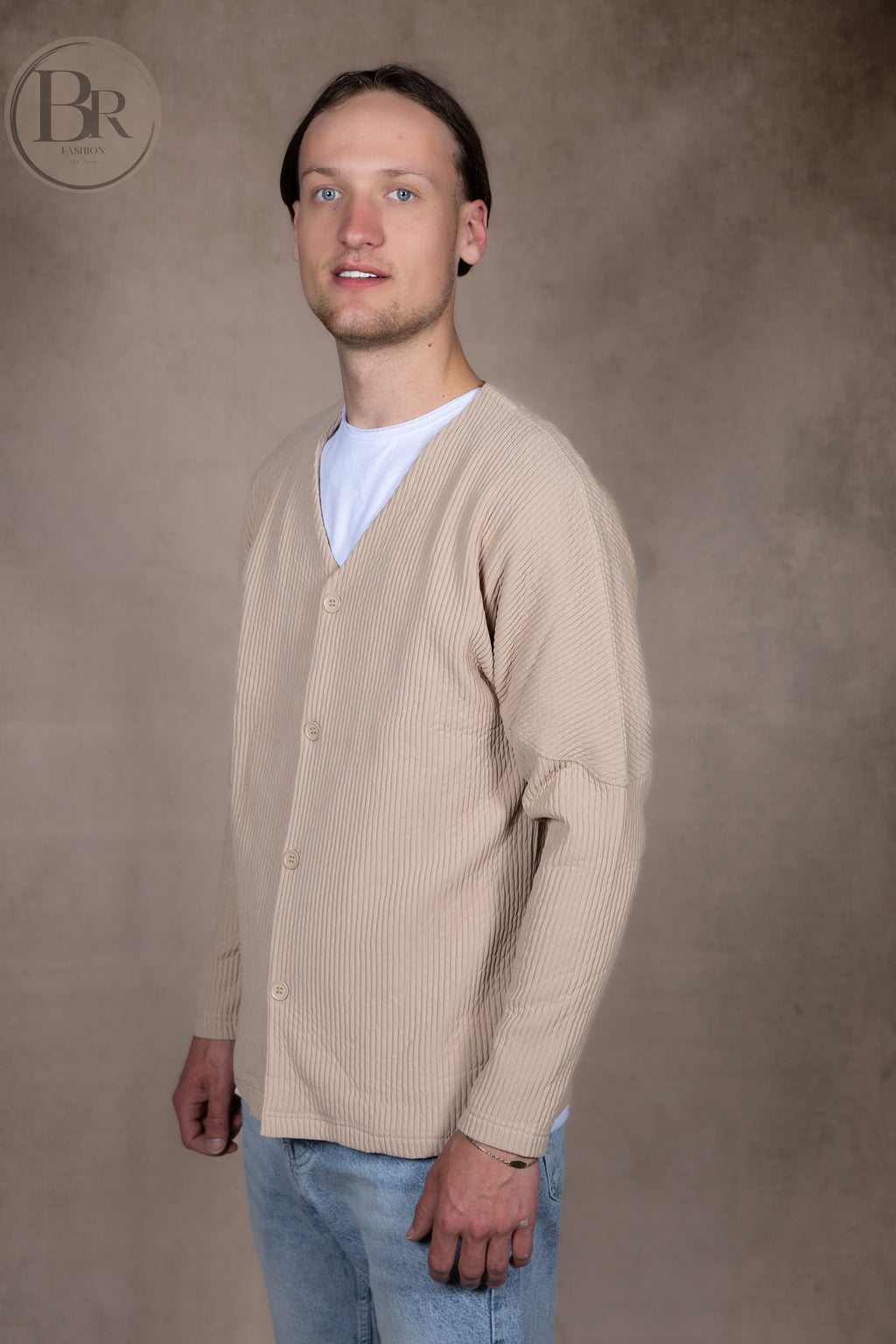 Low V-Neck vest