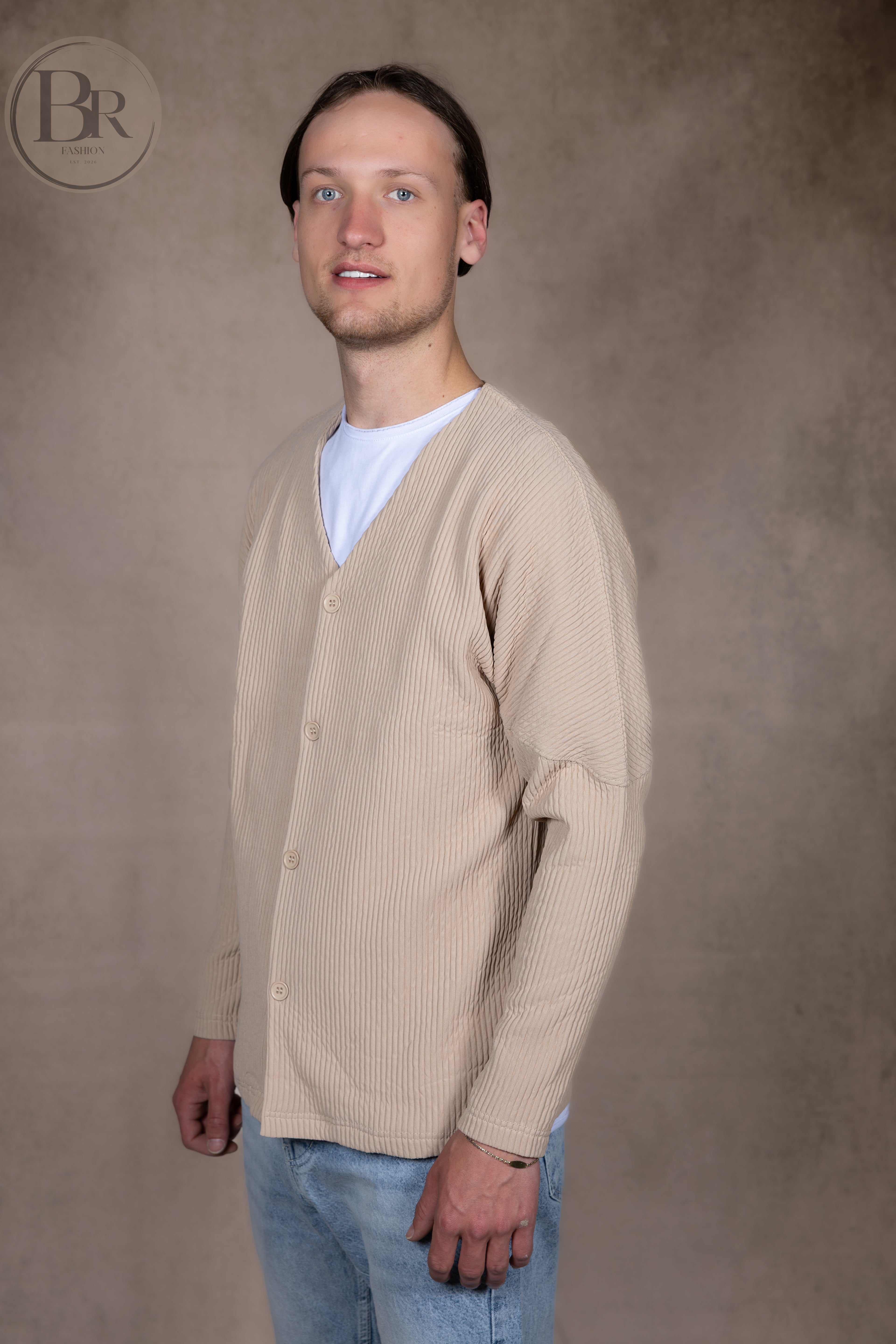 Low V-Neck vest