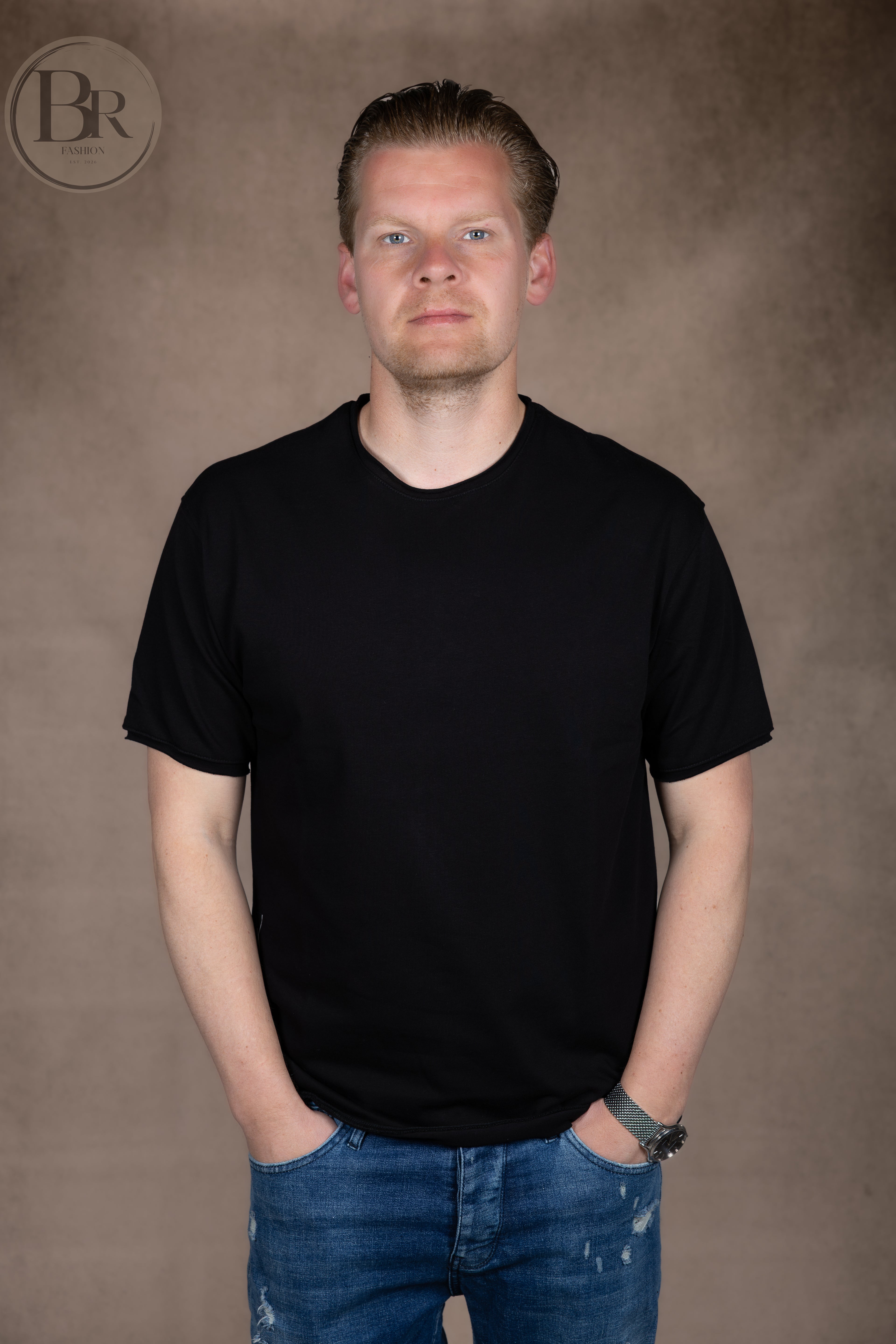 Basic T-Shirt Raw edge.