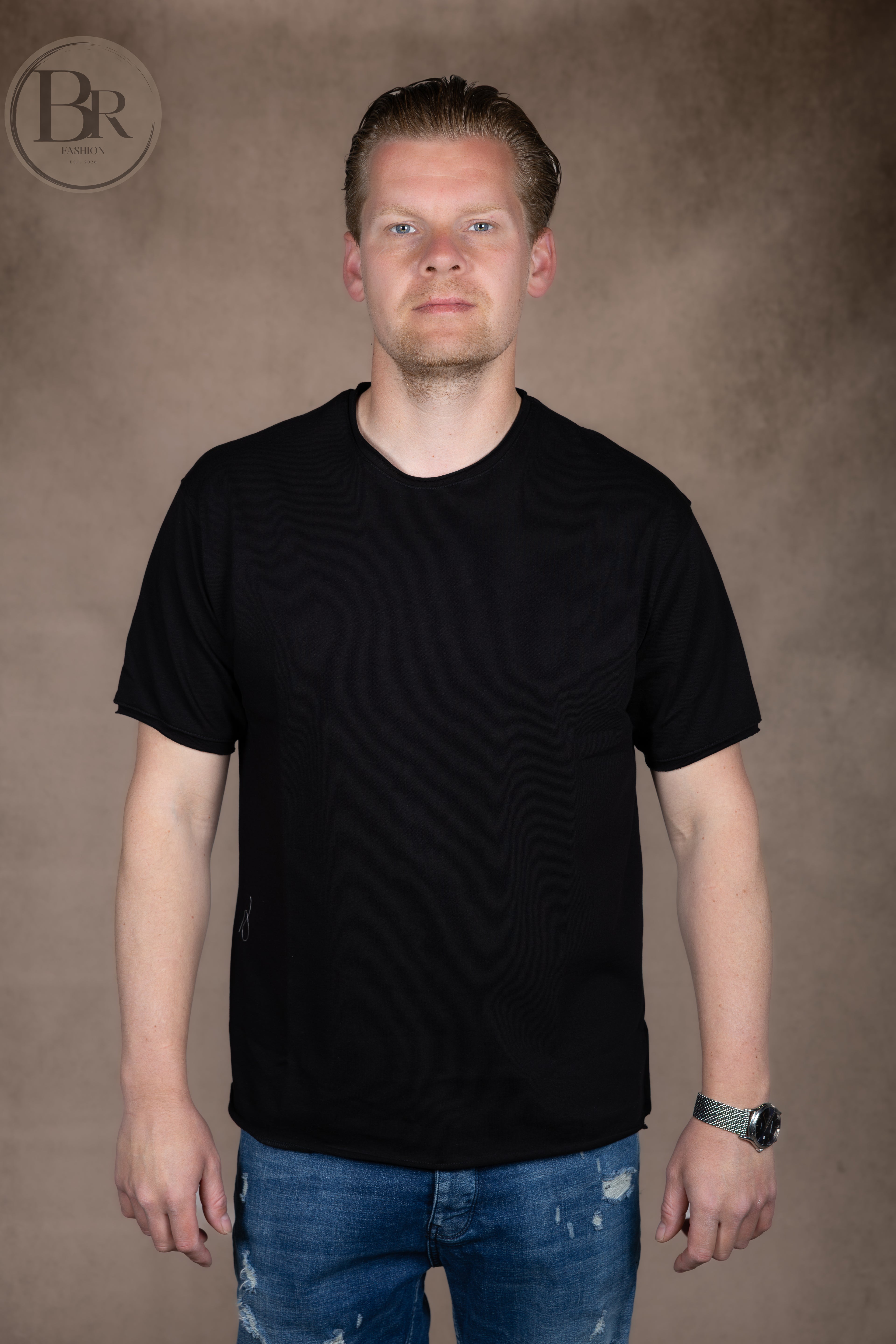 Basic T-Shirt Raw edge.